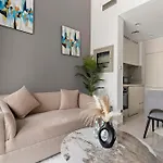Stylish 1Br In Zada Tower With Pool Views