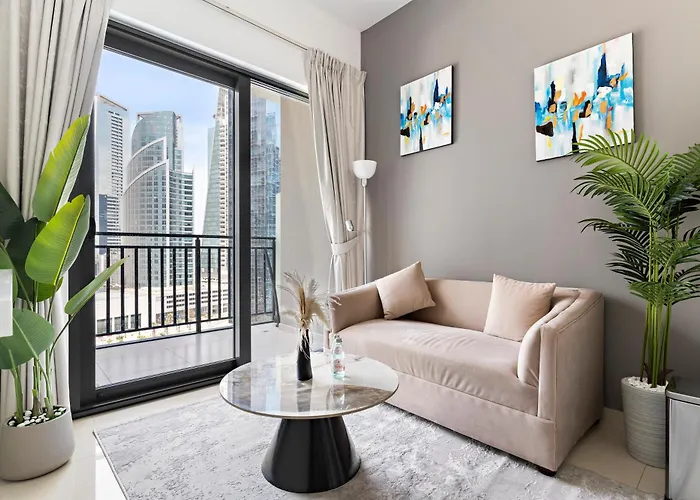 Stylish 1Br In Zada Tower With Pool Views