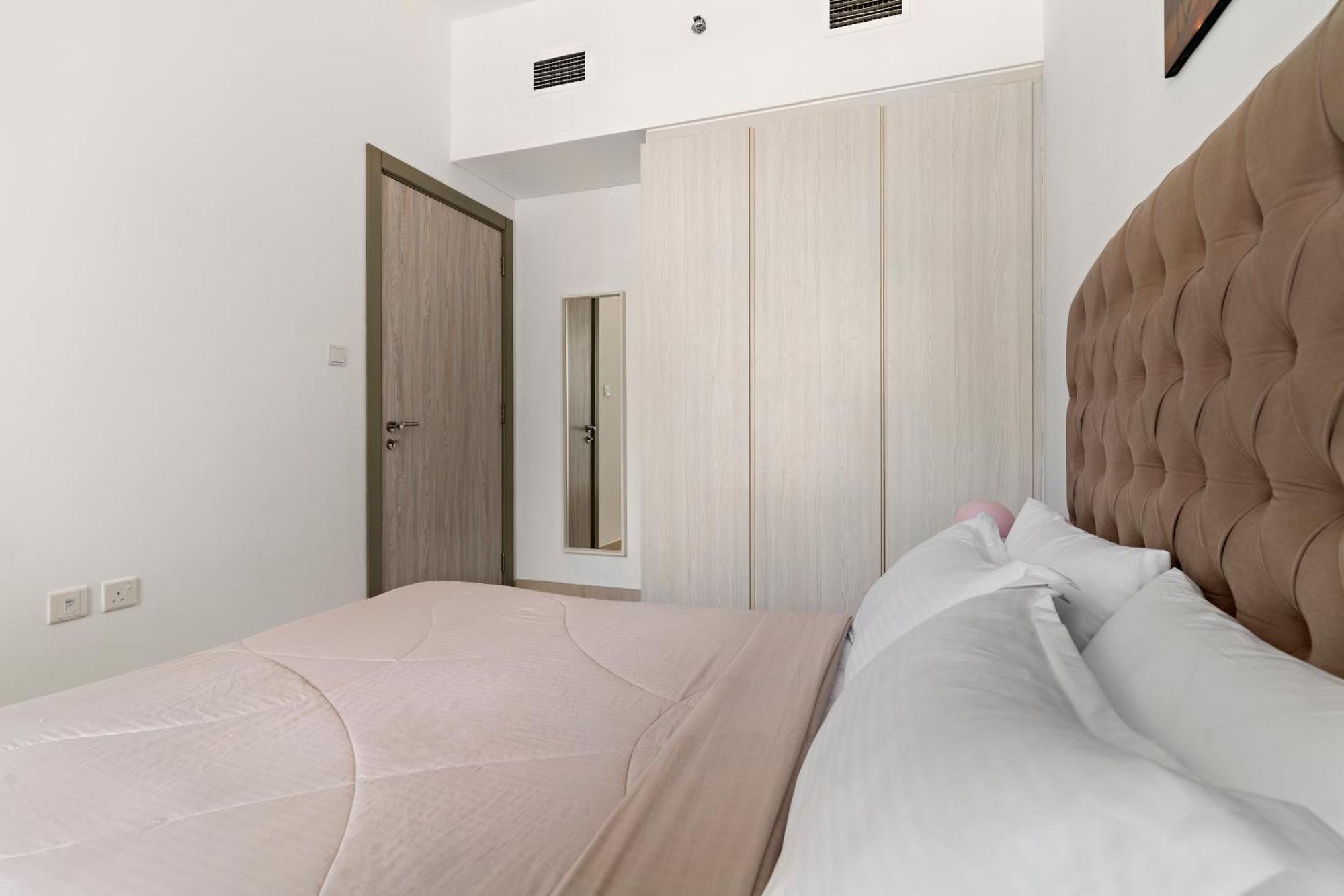 Stylish 1br In Zada Tower With Pool Views Apartment *