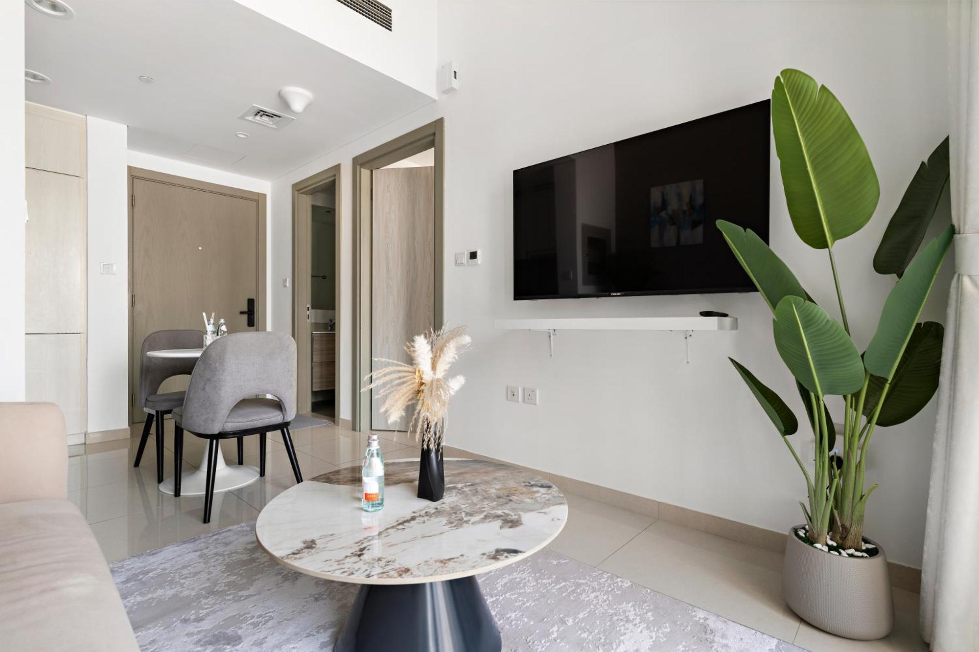 Apartment Stylish 1br In Zada Tower With Pool Views