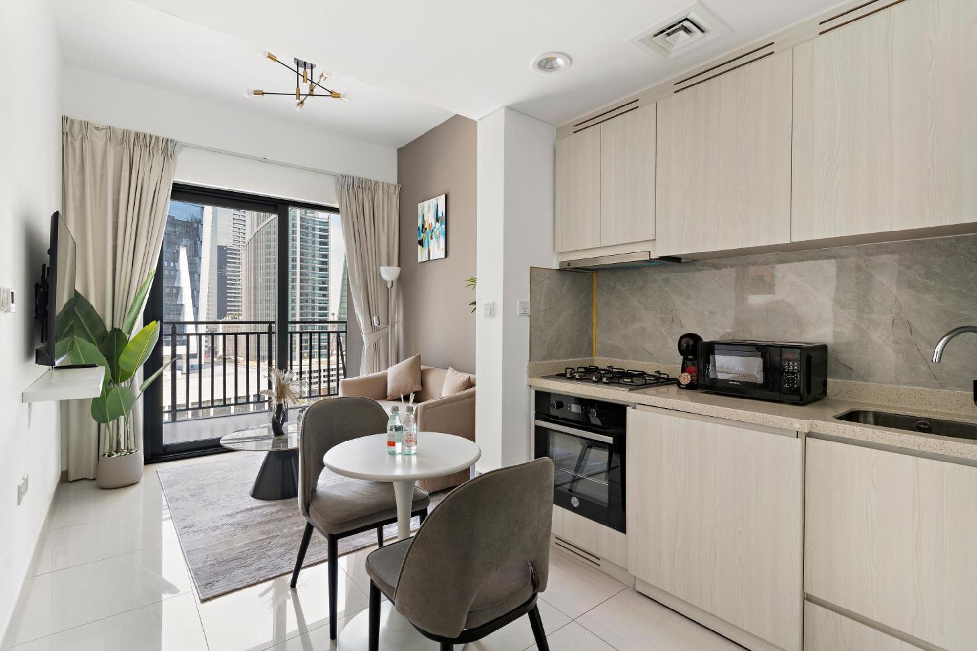 Stylish 1br In Zada Tower With Pool Views