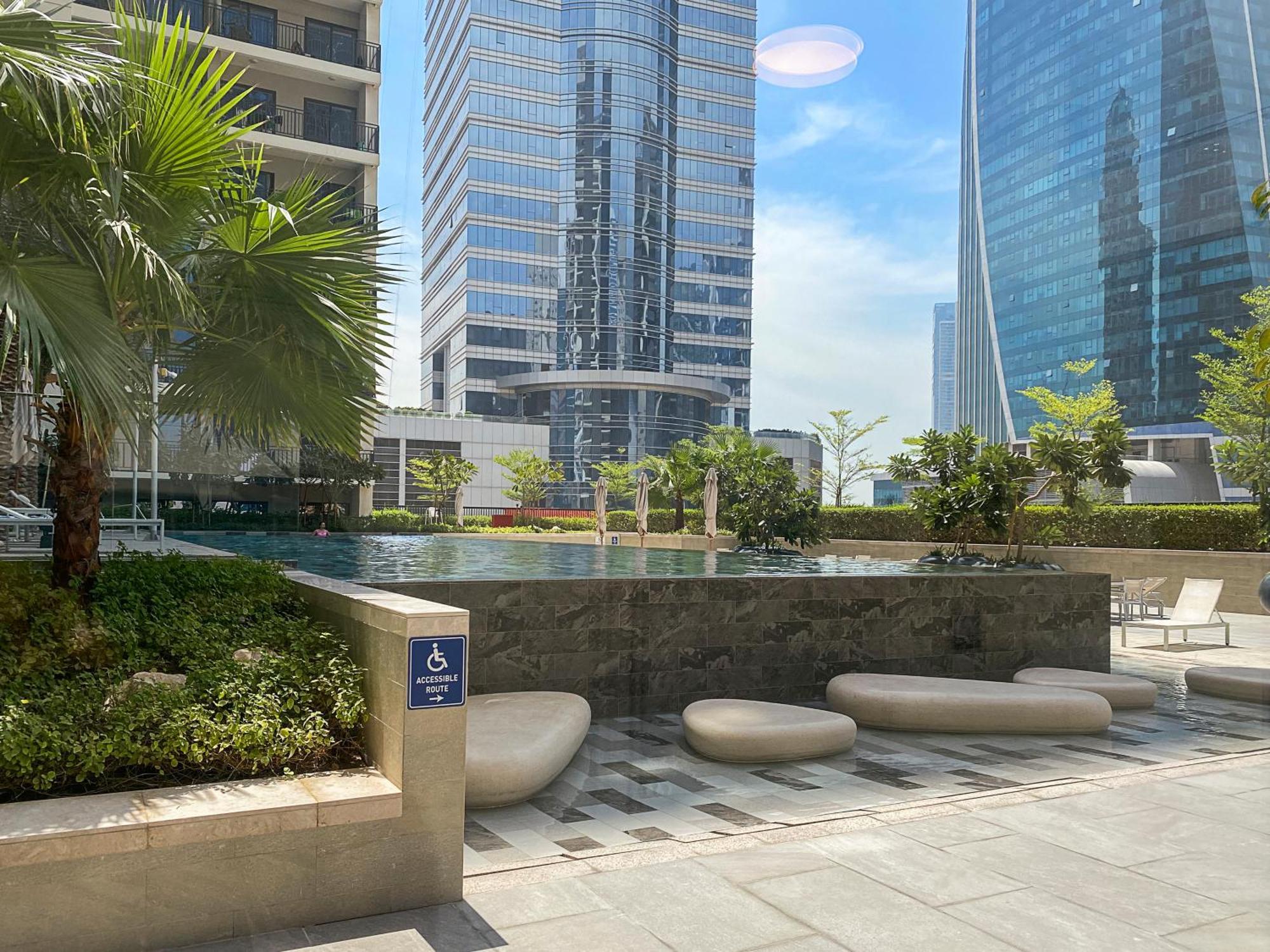 Stylish 1br In Zada Tower With Pool Views *